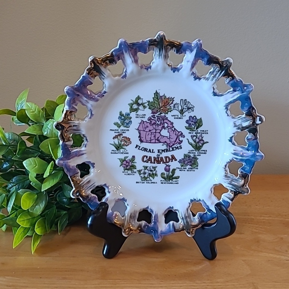 VINTAGE 'Floral Emblems of Canada' 1960s Souvenir Decorative Plate